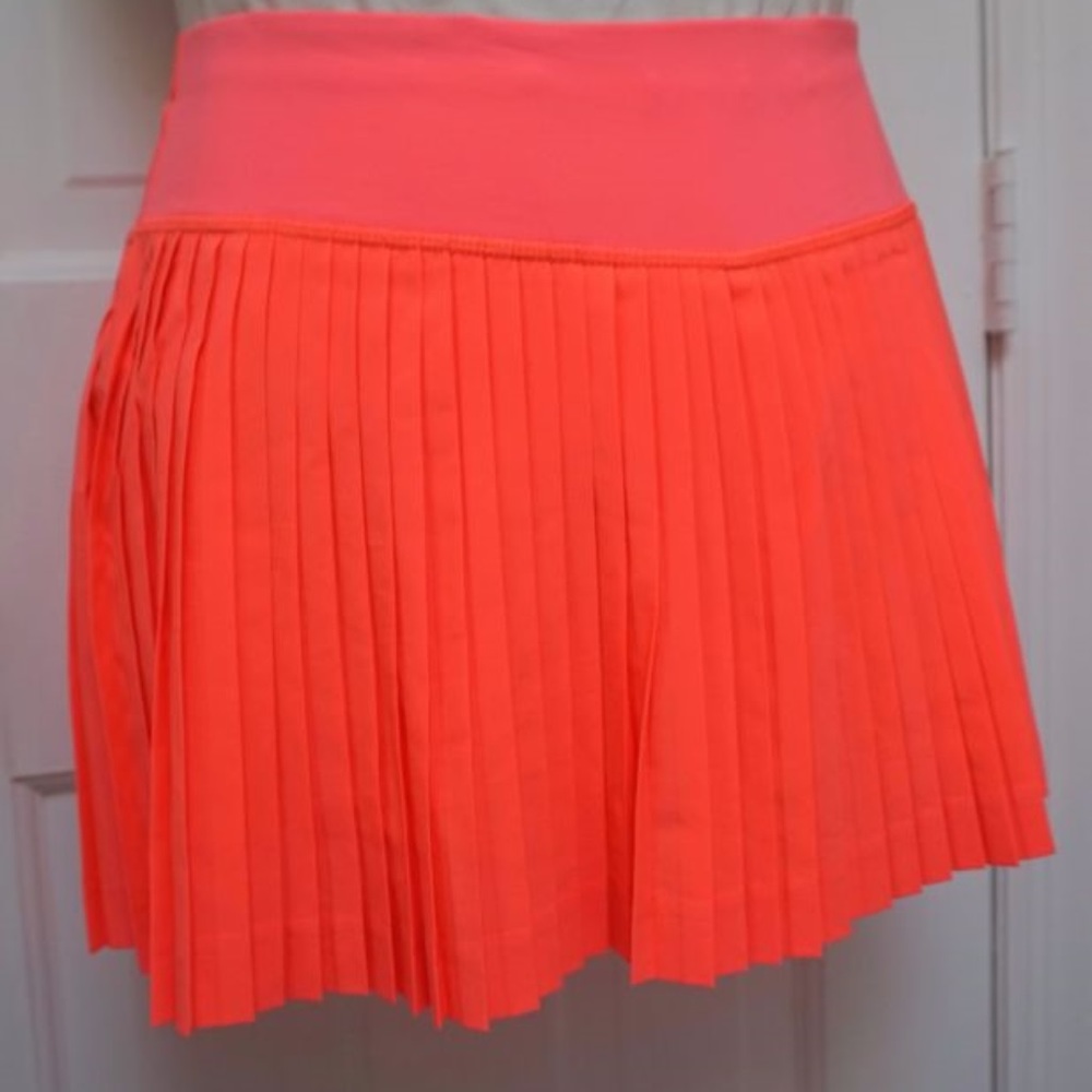 Lululemon pleat to street skirt shorts leg grip's